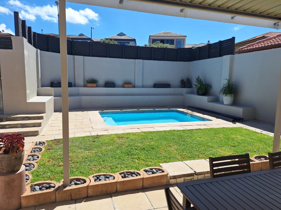 3 Bedroom Property for Sale in Protea Heights Western Cape